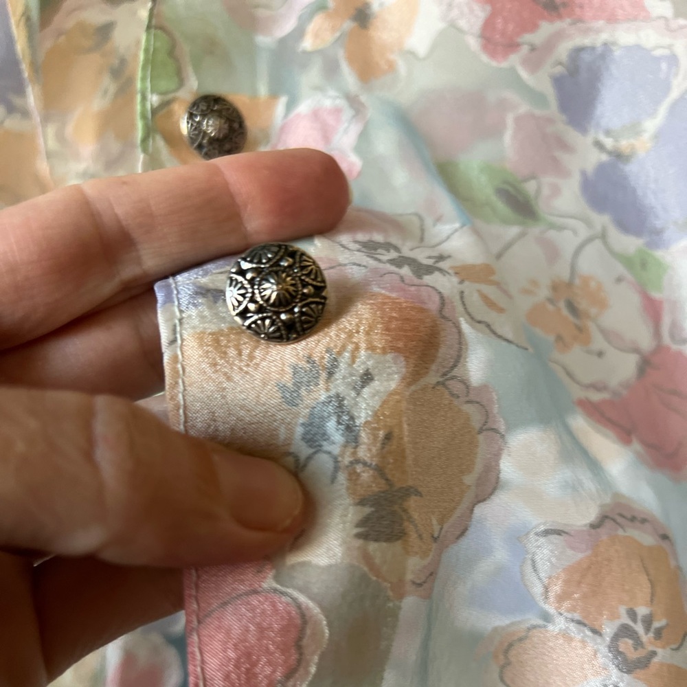 Womens Button up - Picture 2 of 5